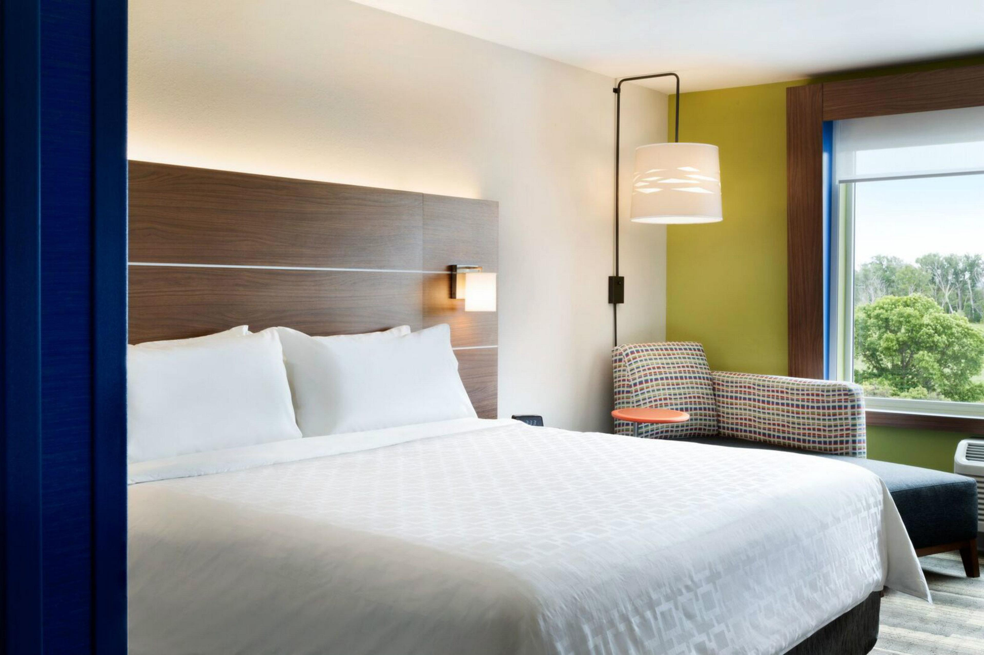 Holiday Inn Express & Suites - Omaha Downtown - Airport By Ihg Exterior photo